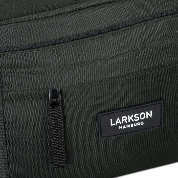 Grüne Bauchtasche Ole von LARKSON mit Reißverschluss und Logoaufnäher