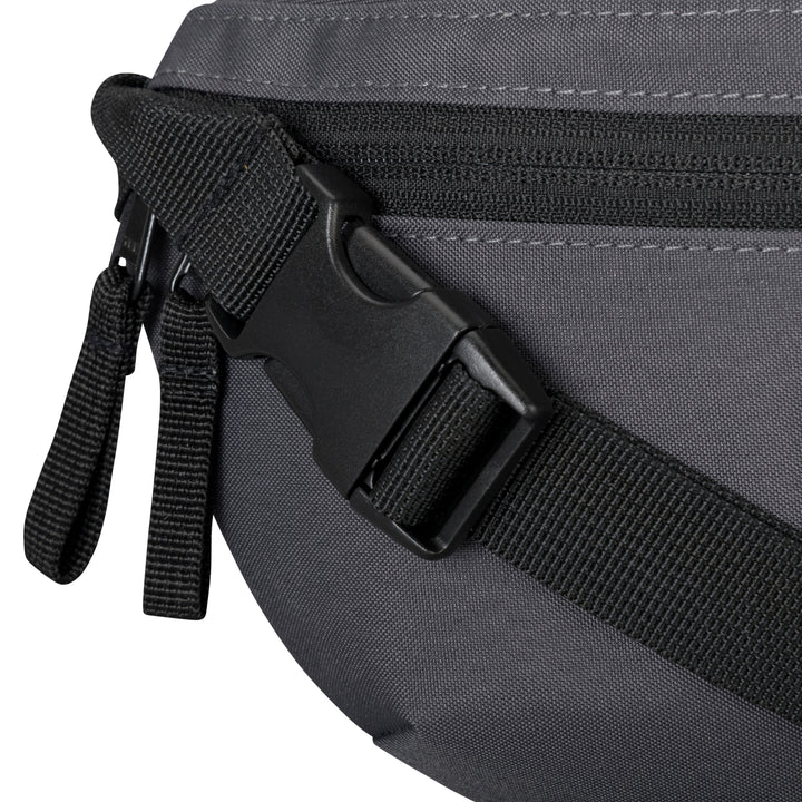 Grau-schwarze LARKSON Bauchtasche Finn mit schwarzem Riemen und Schnalle aus Kunststoff