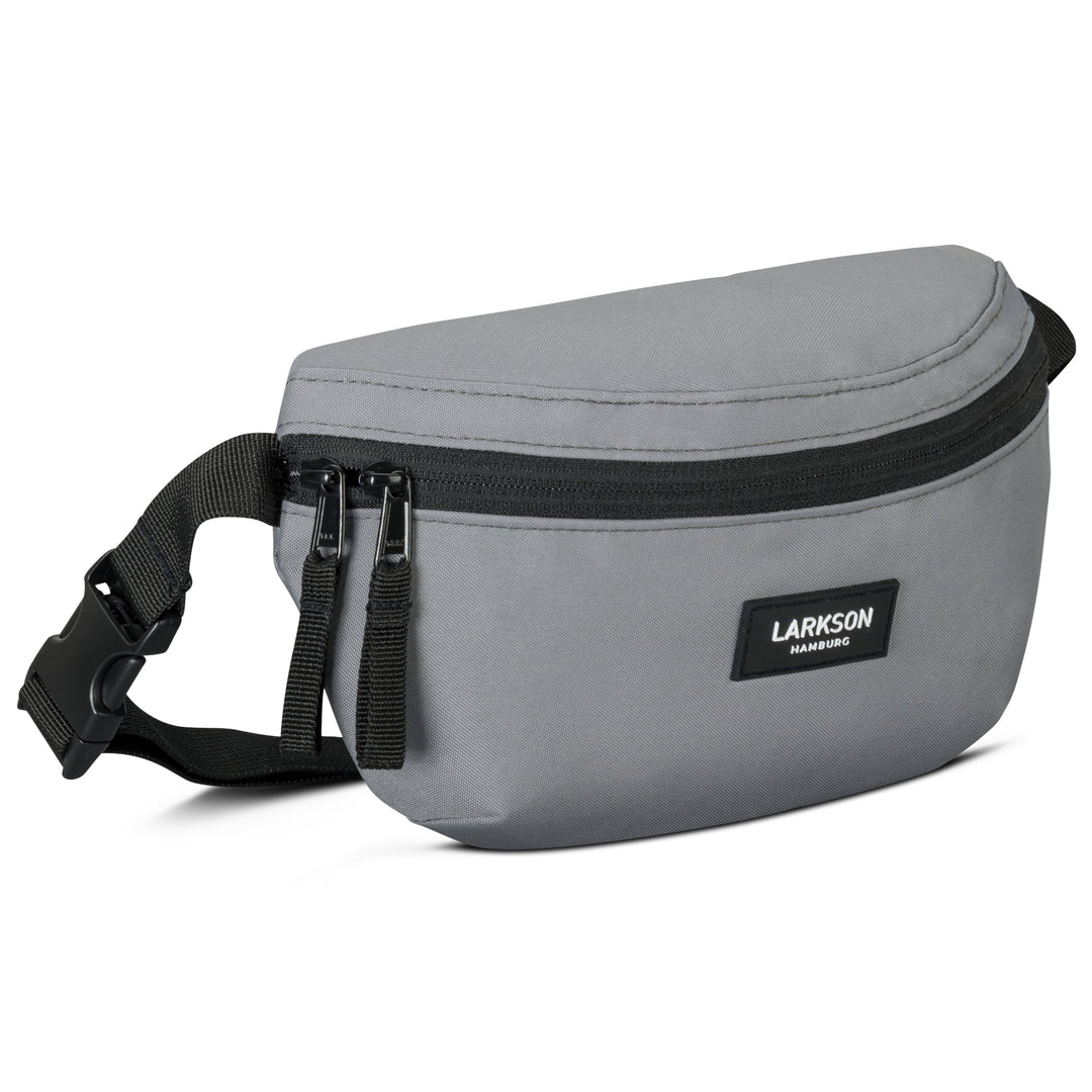 Graue Bauchtasche Finn von LARKSON mit zwei Reißverschlüssen und verstellbarem schwarzen Gurt