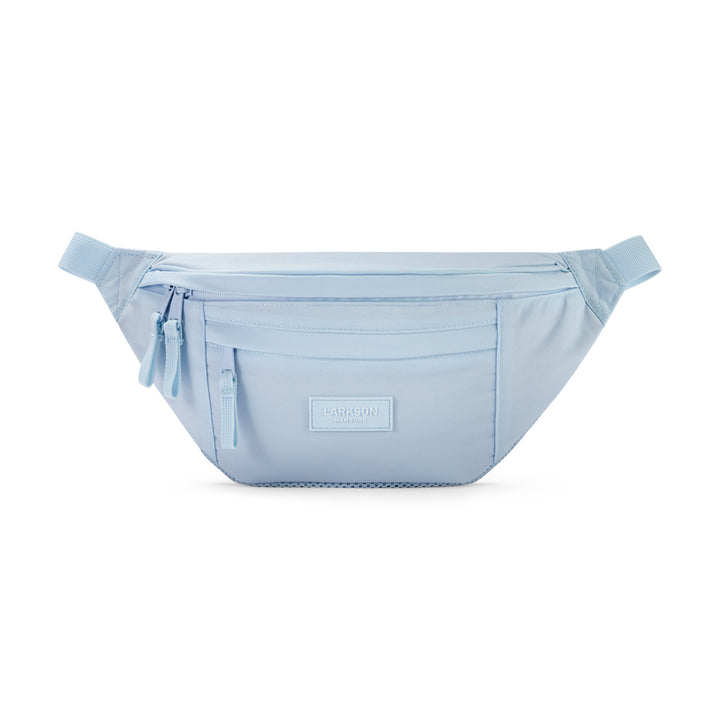 Iceblaue LARKSON Bauchtasche Ole mit mehreren Reißverschlusstaschen und verstellbarem Gurt