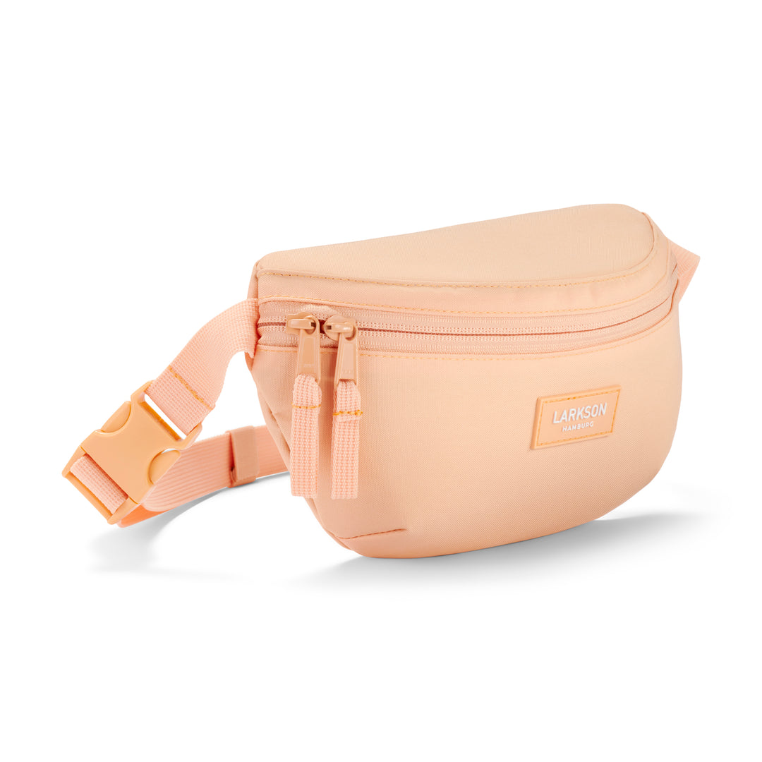 Pfirsichfarbene Bauchtasche Finn von Larkson mit Reißverschluss und verstellbarem Gurt