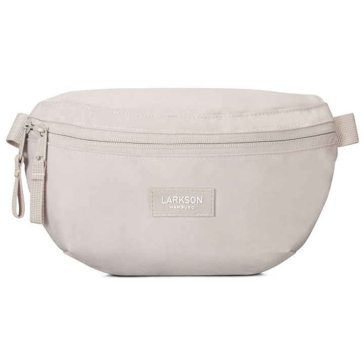 Beige Bauchtasche 'Finn' von Larkson mit Reißverschluss und Logo 'LARKSON HAMBURG'