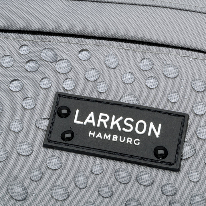 Grau wasserabweisende Bauchtasche Ole mit schwarzem Larkson Hamburg Logo