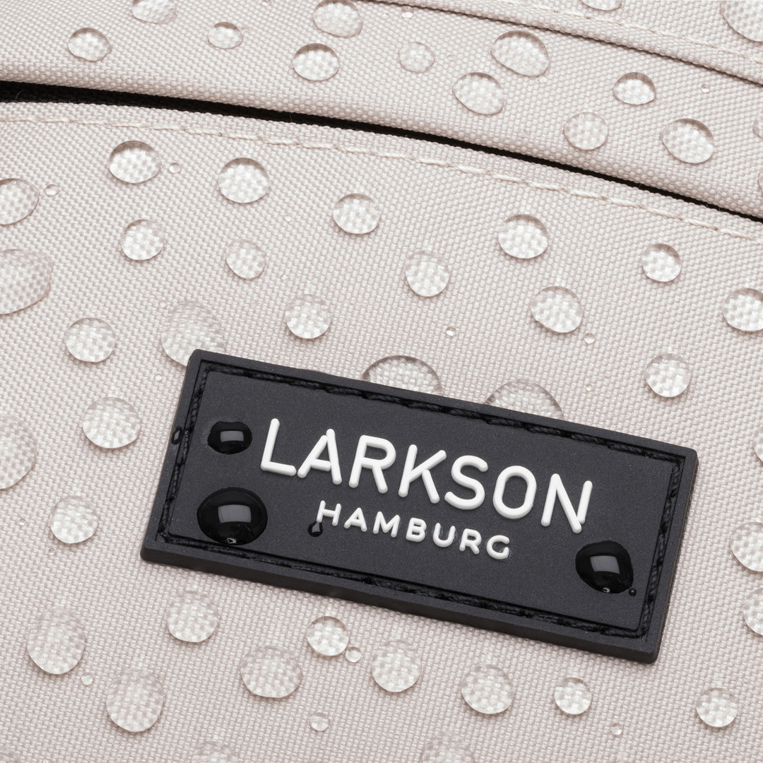 Wasserabweisende graubeige Bauchtasche mit schwarzem LARKSON Hamburg Logo