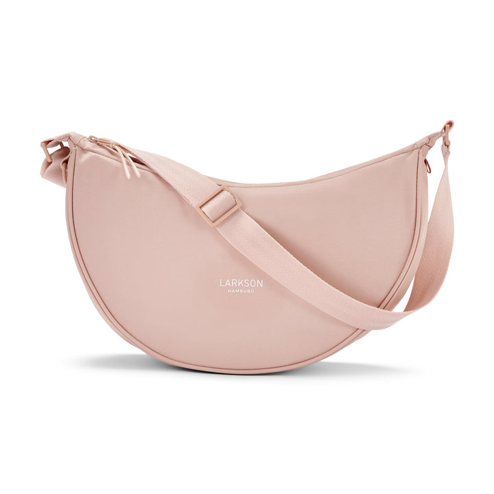 Halbmondförmige Damen-Umhängetasche 'Half Moon Bag Solveig Medium' von LARKSON in Rosa mit verstellbarem Schultergurt