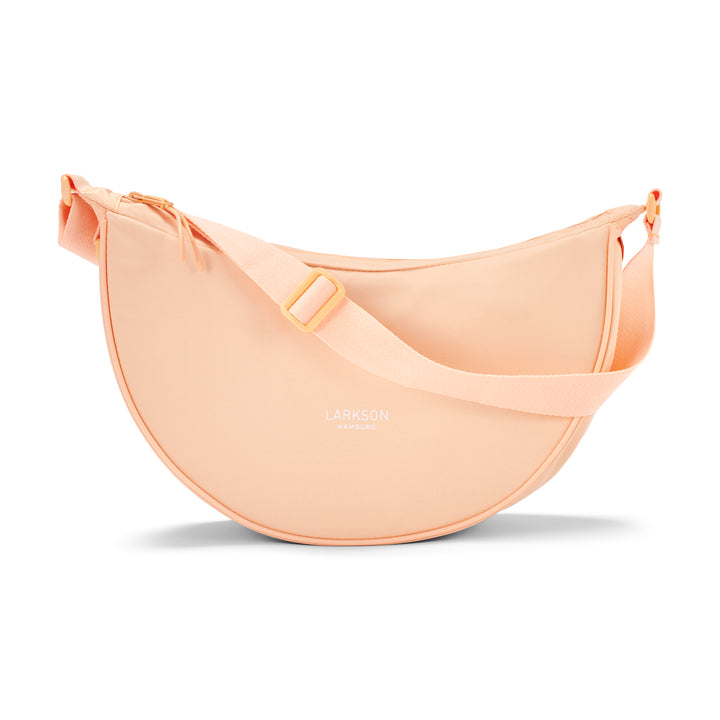 LARKSON Half Moon Bag Solveig Medium in pfirsichfarben mit verstellbarem Schultergurt