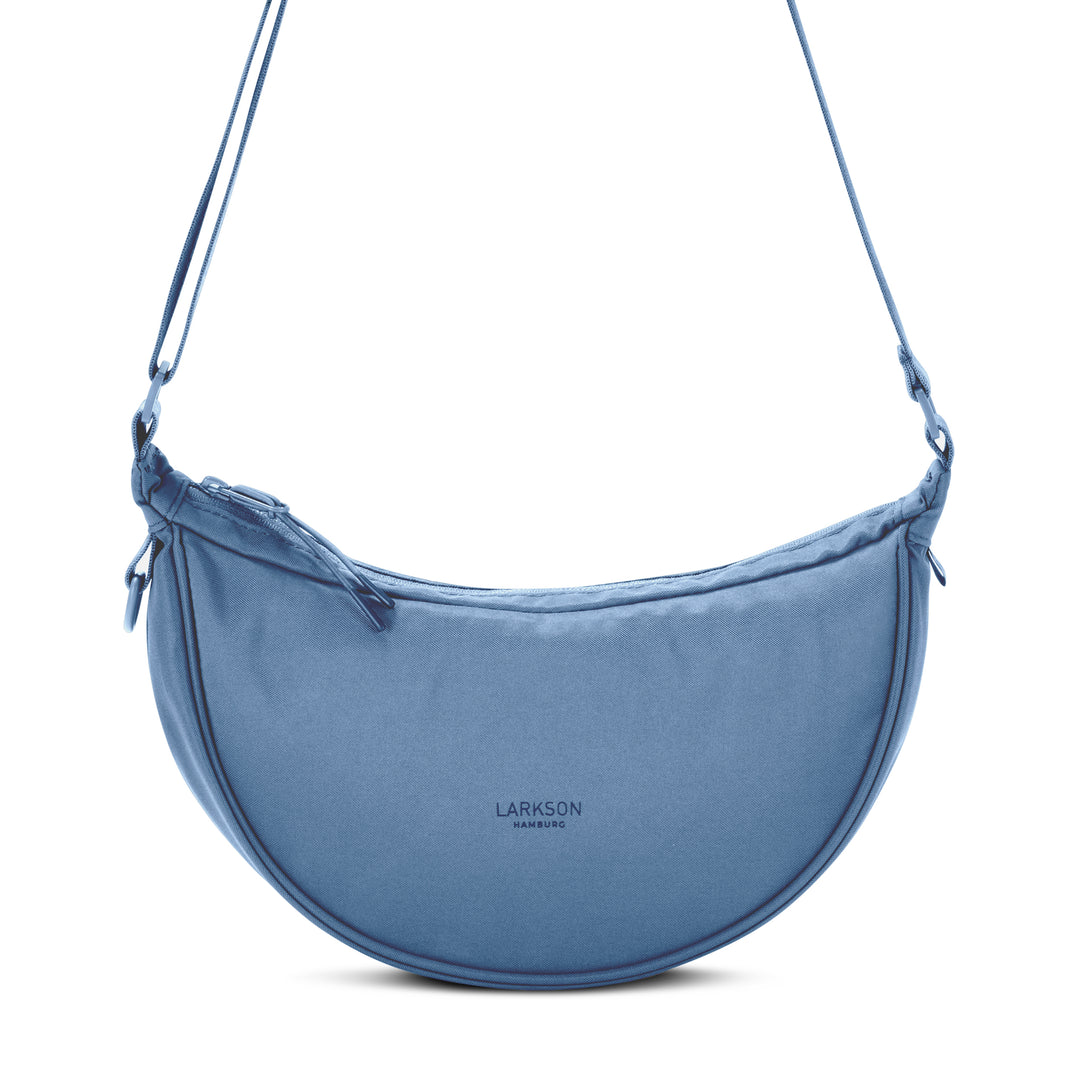 Hellblaue LARKSON Half Moon Bag Solveig Medium Bauchtasche mit verstellbarem Schultergurt