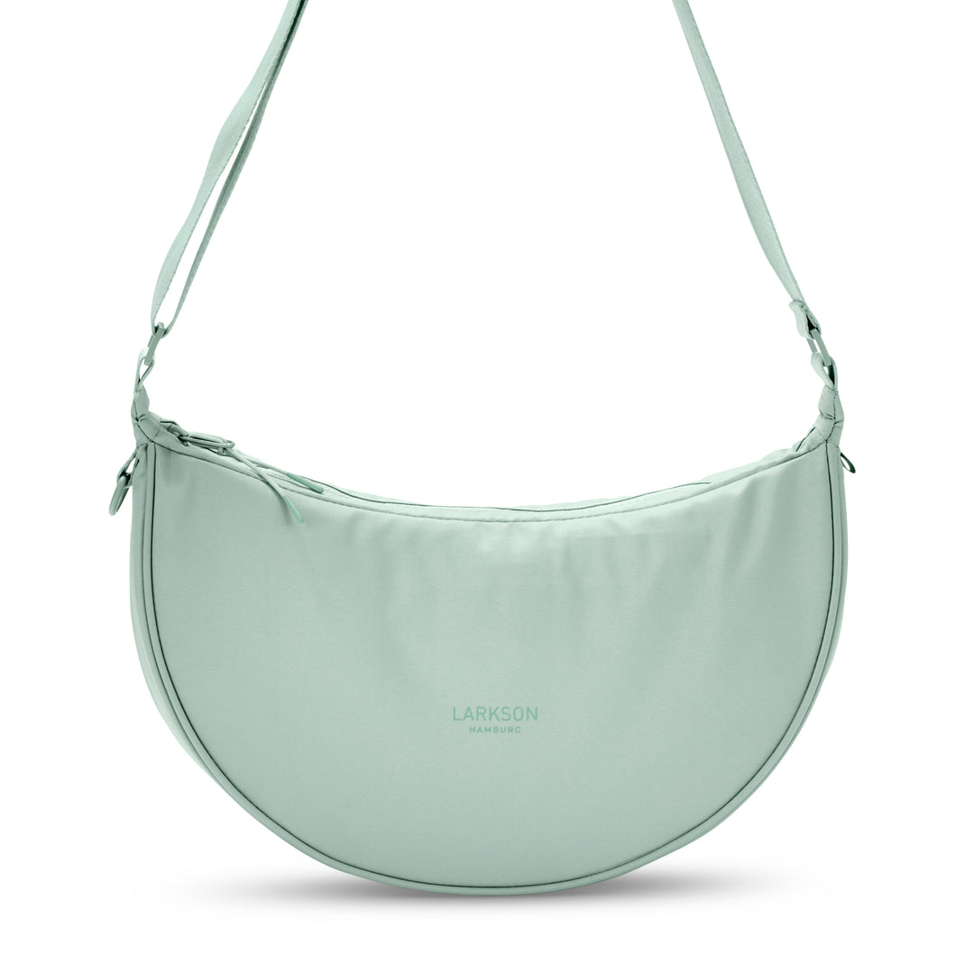 Halbmondförmige, mintfarbene Bauchtasche 'Solveig Medium' von LARKSON mit verstellbarem Schultergurt