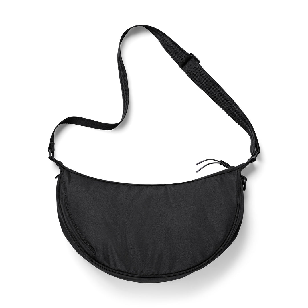Schwarze Half Moon Bag Solveig Medium Bauchtasche mit verstellbarem Schultergurt