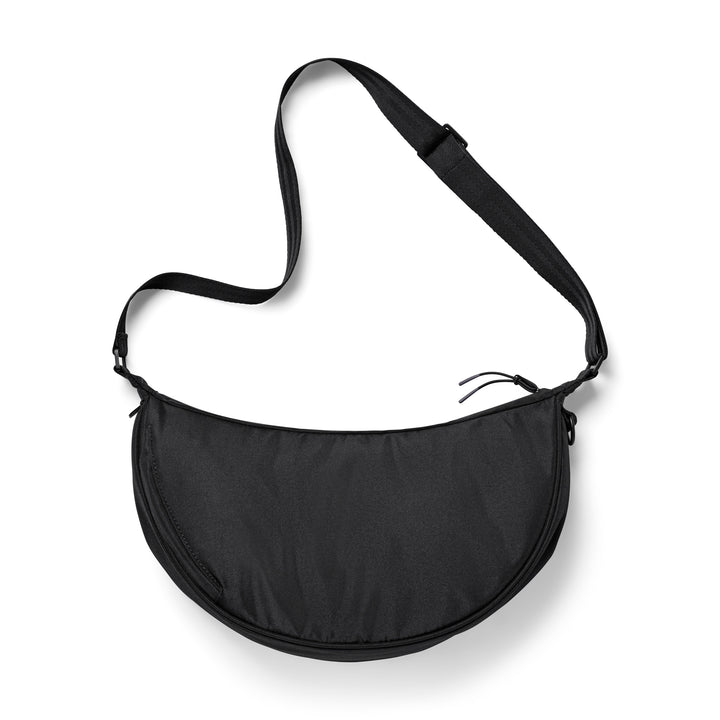 Schwarze Half Moon Bag Solveig Medium Bauchtasche mit verstellbarem Schultergurt
