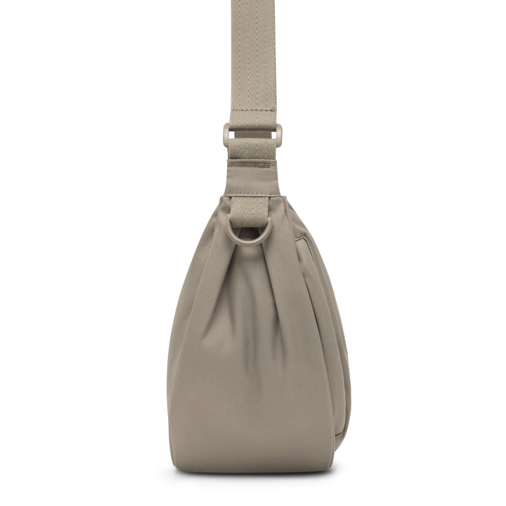 Schultertasche Half Moon Bag Solveig Medium in beige mit verstellbarem Gurt