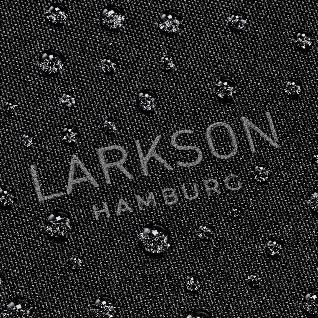 Schwarzer wasserabweisender Stoff mit 'LARKSON HAMBURG' Schriftzug und Wassertropfen
