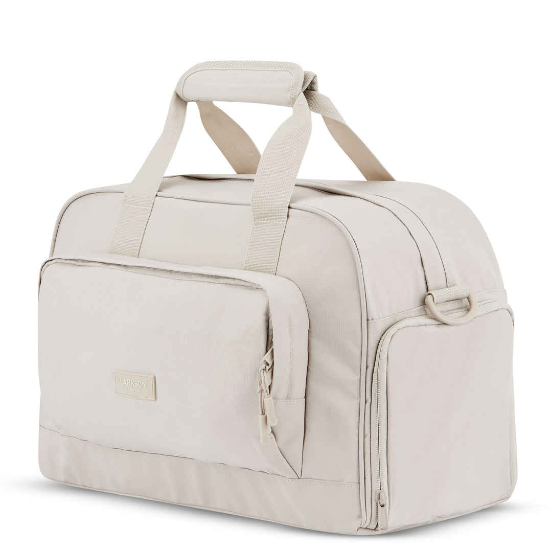 Beige kleine Reisetasche Finja von Larkson mit Griffen und Reißverschlusstaschen