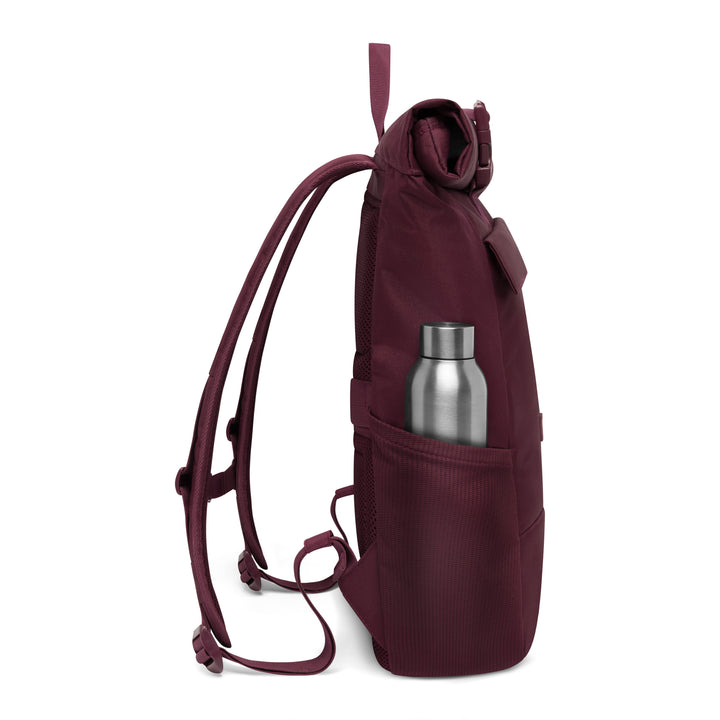 Rolltop Rucksack No 4 in Beerenton mit Seitentasche und Metallflasche