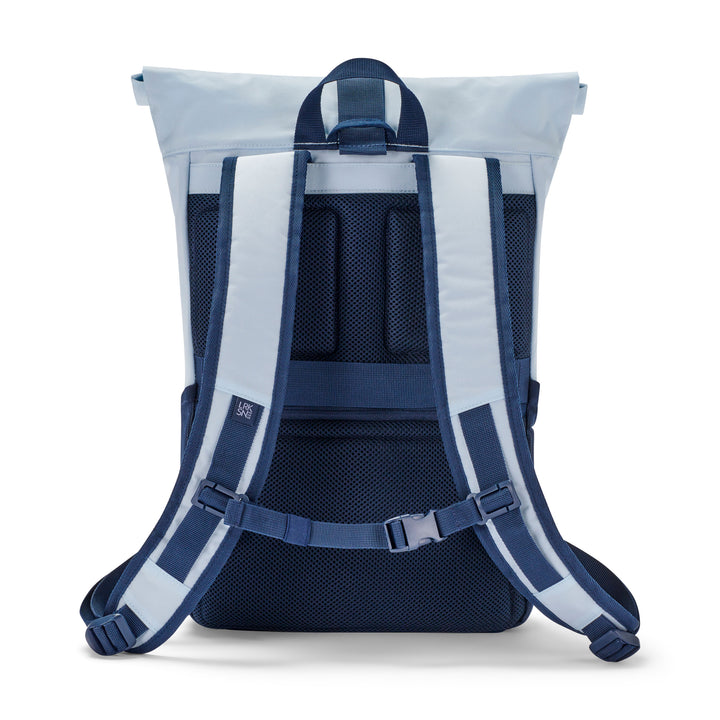 Rolltop Rucksack No 4 von Larkson, ergonomischer weiß-blauer Rucksack mit gepolsterten Trägern und Rückenbereich