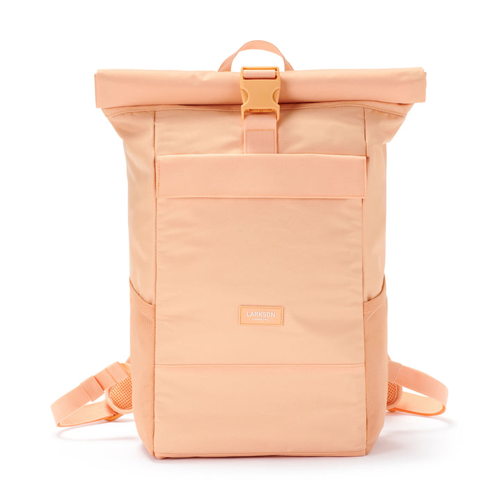 Larkson Rolltop Rucksack No 4 in pfirsichfarben mit Fronttasche und Verschlussclip