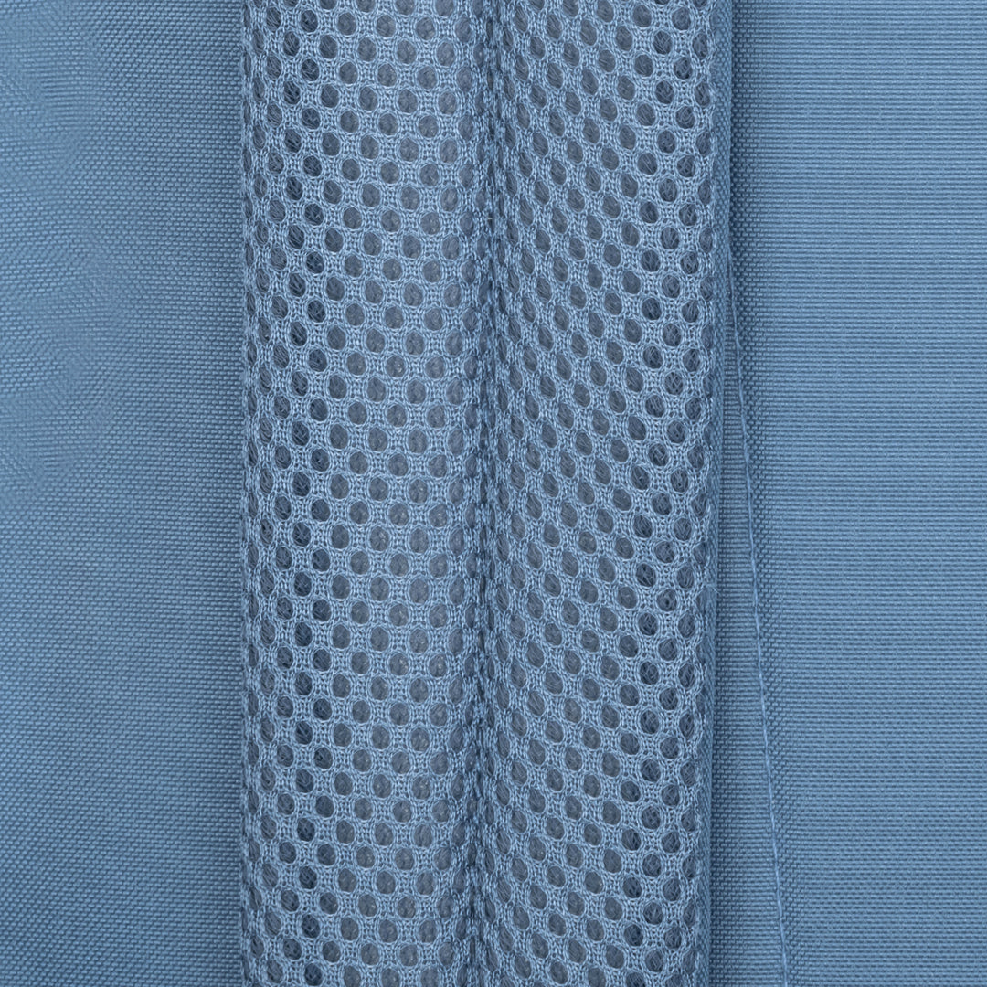 Detailaufnahme des gepolsterten atmungsaktiven Netzes des Rucksack No 6 von Larkson in Blau