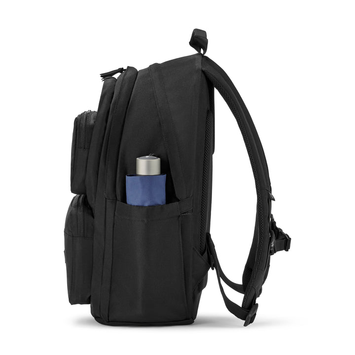 Schwarzer LARKSON Rucksack No 3 Advanced mit mehreren Fächern, seitliche Tasche mit blauer Flasche