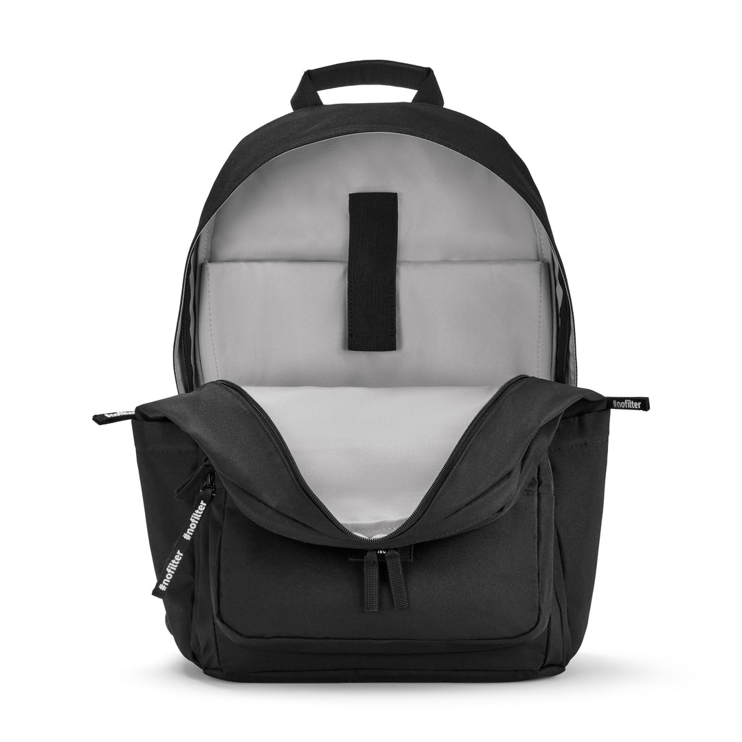 Schwarzer Rucksack No 3 Advanced geöffnet, zeigt hellgraues Innenfach und gepolstertes Laptopfach