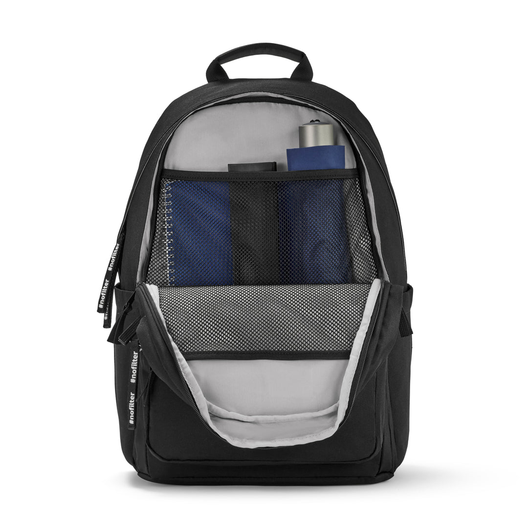 Schwarzer Rucksack 'Rucksack No 3 Advanced' mit geöffnetem Hauptfach, innen Fächer mit einem Notizbuch, einer Flasche und kleinen Gegenständen