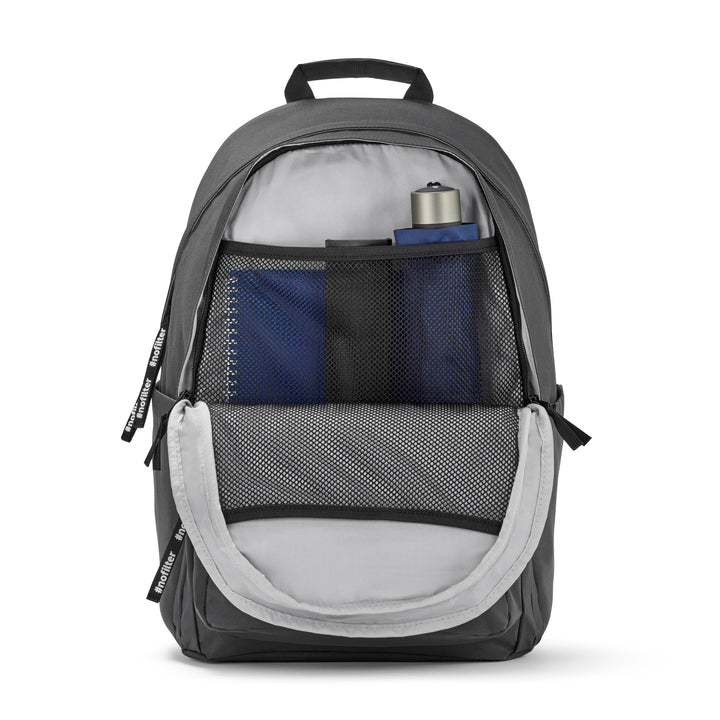 LARKSON Rucksack No 3 Advanced in Grau mit geöffnetem Hauptfach und organisiertem Innenraum mit Mesh-Tasche