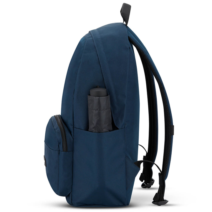 Blauer Rucksack No 3 von LARKSON mit Seitentasche und schwarzem Regenschirm