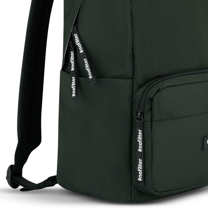 Grüner LARKSON Rucksack No 3 mit schwarzen Reißverschlussanhängern 'nofilter'