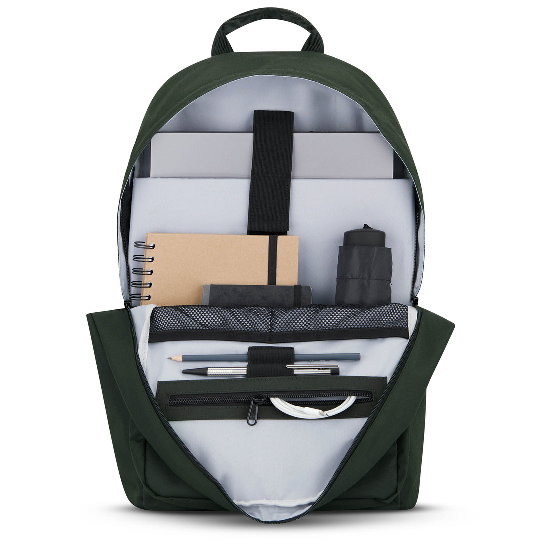 Grüner LARKSON Rucksack No 3 geöffnet, zeigt gepolstertes Laptopfach, Notizbuch, Wasserflasche, Stifte und Kabel