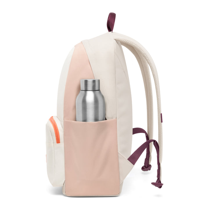 LARKSON Rucksack No 3 in sand und rosé mit seitlicher Tasche und beigem Träger mit Kordelzug