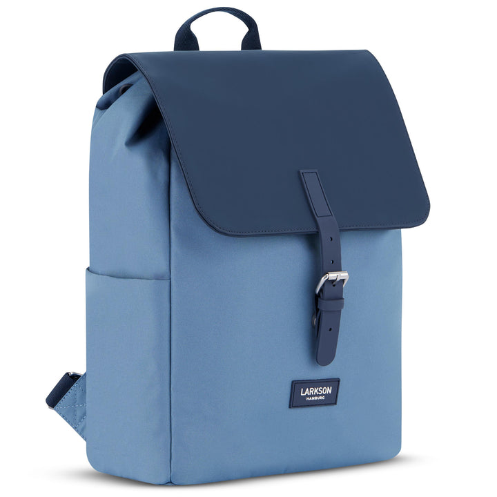 Blauer Damenrucksack Ida von LARKSON mit Klappe und Schnallenverschluss