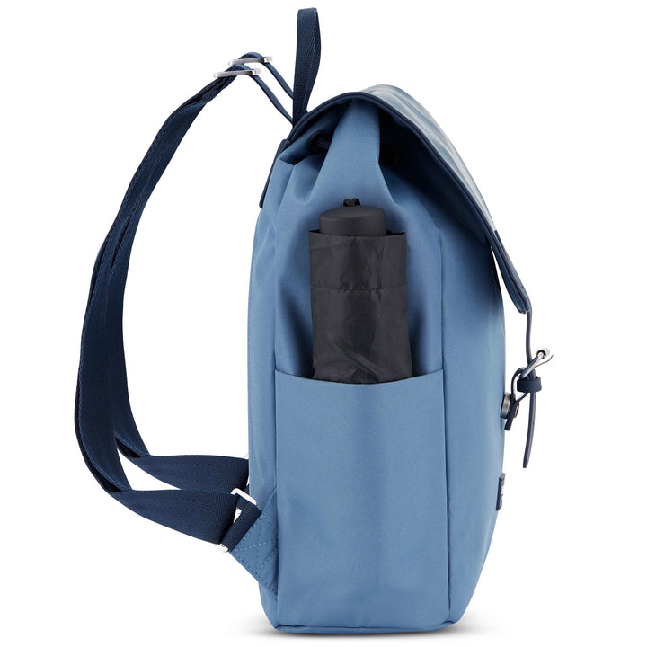 Moderner blauer Damenrucksack 'Ida' mit seitlicher Außentasche und schwarzem Schirm