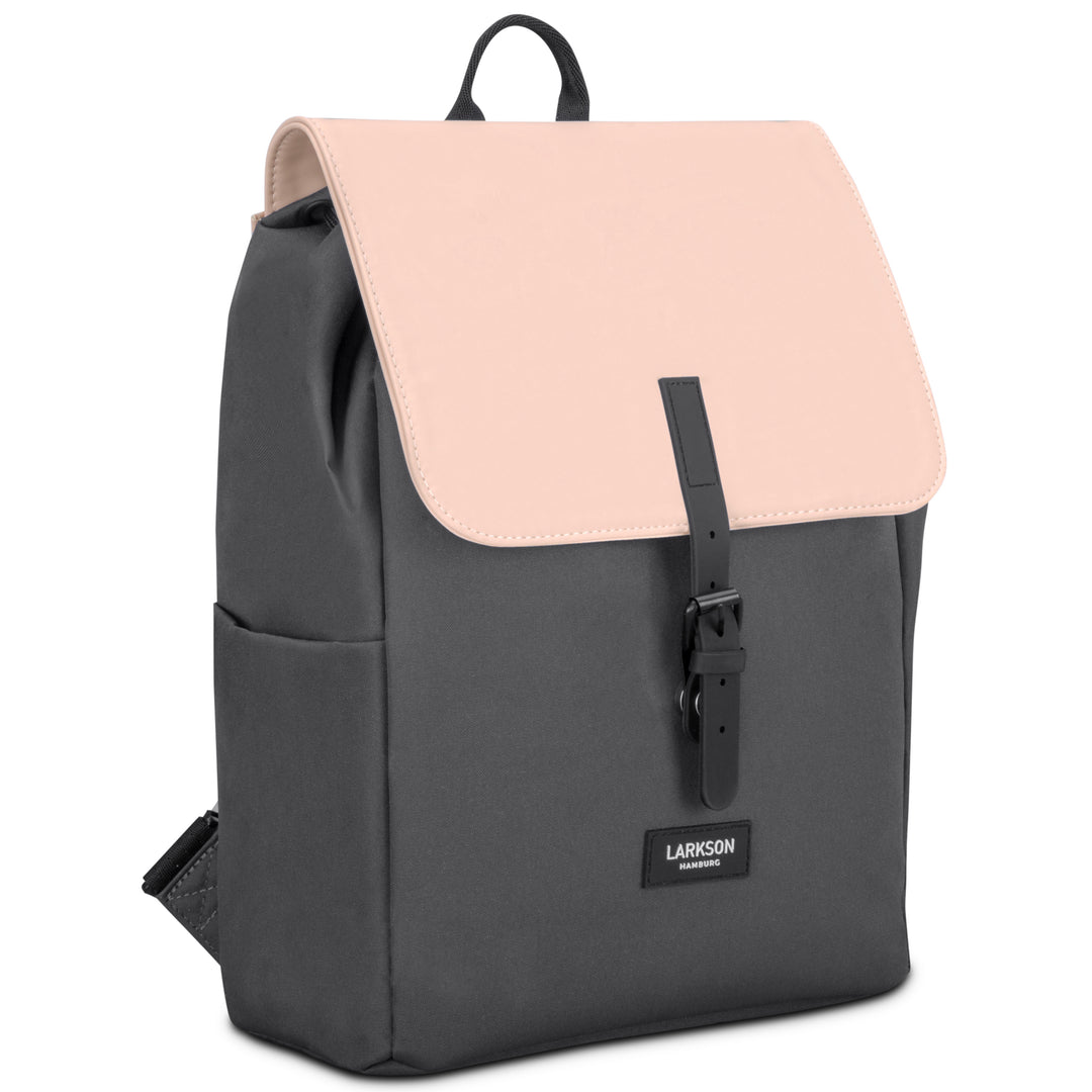 Damenrucksack Ida von LARKSON in Grau mit rosafarbenem Klappdeckel und schwarzem Verschluss