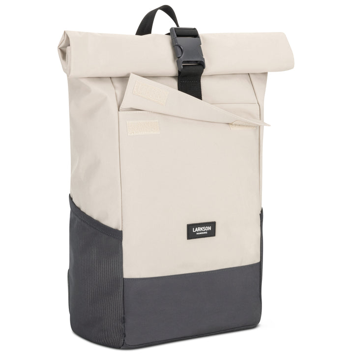 Larkson Rolltop Rucksack No 4 in Beige und Grau mit schwarzem Verschluss und Fronttasche