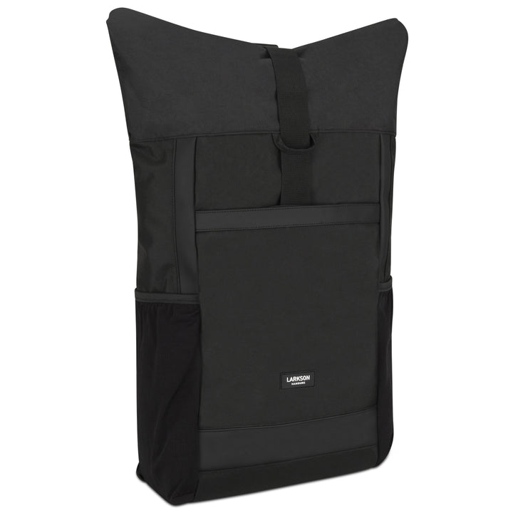 Schwarzer Rolltop Rucksack No 2 von Larkson mit Fronttasche und Clipverschluss