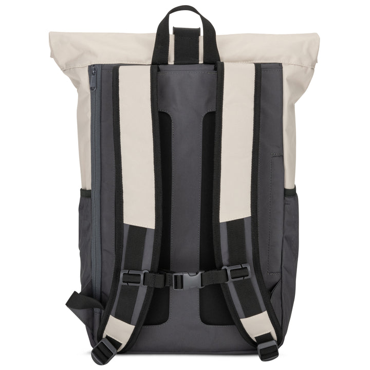 Rolltop Rucksack No 2 von Larkson, beige und grau, Rückseite mit gepolsterten Schultergurten und Brustgurt