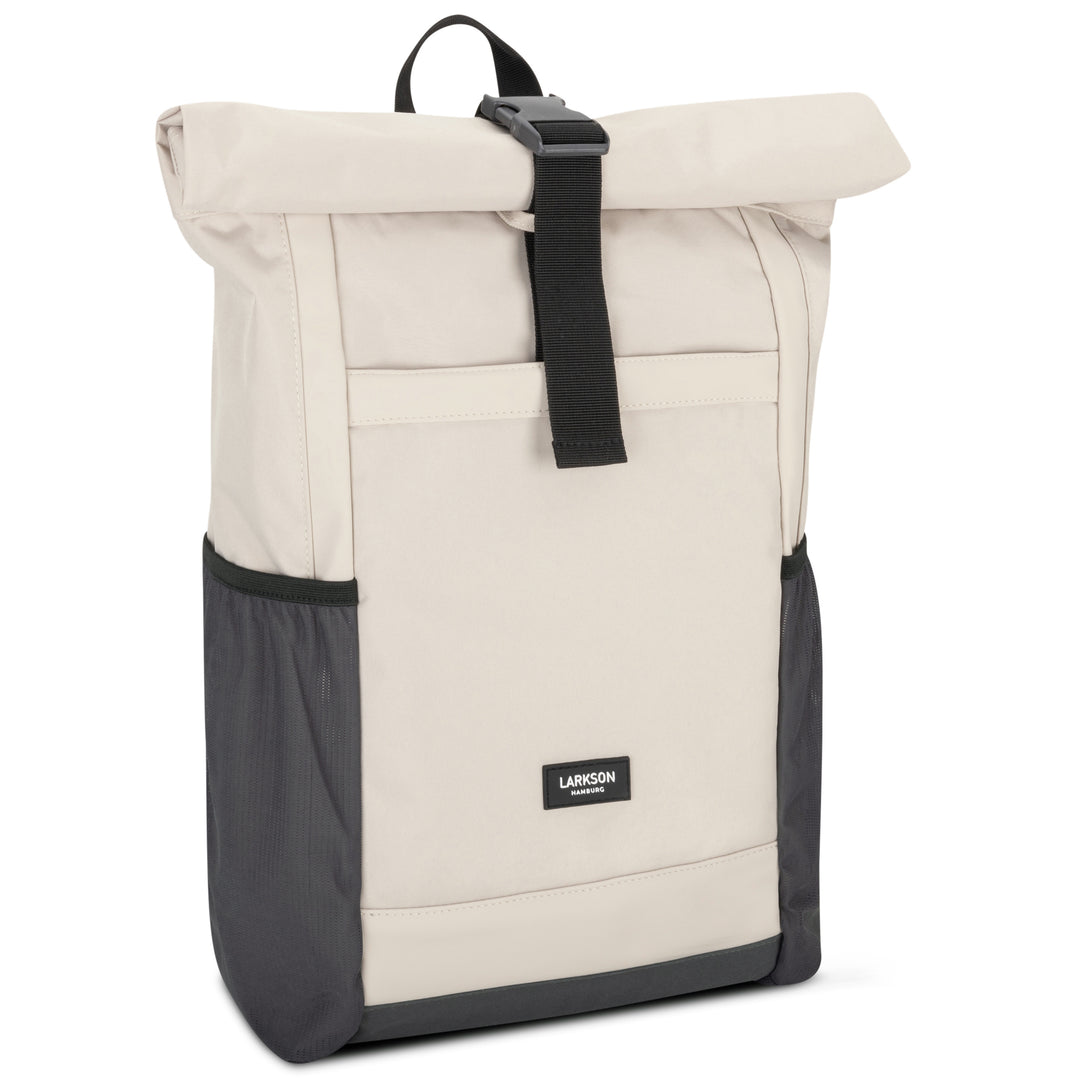 Beiger und grauer Rolltop Rucksack No 2 von Larkson mit schwarzem Verschlussriemen