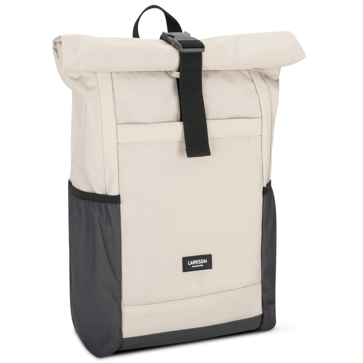 Beiger und grauer Rolltop Rucksack No 2 von Larkson mit schwarzem Verschlussriemen