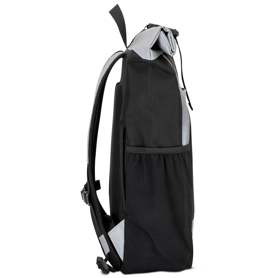 Rolltop Rucksack No 2 von LARKSON in Schwarz mit reflektierenden grauen Akzenten und seitlicher Netztasche