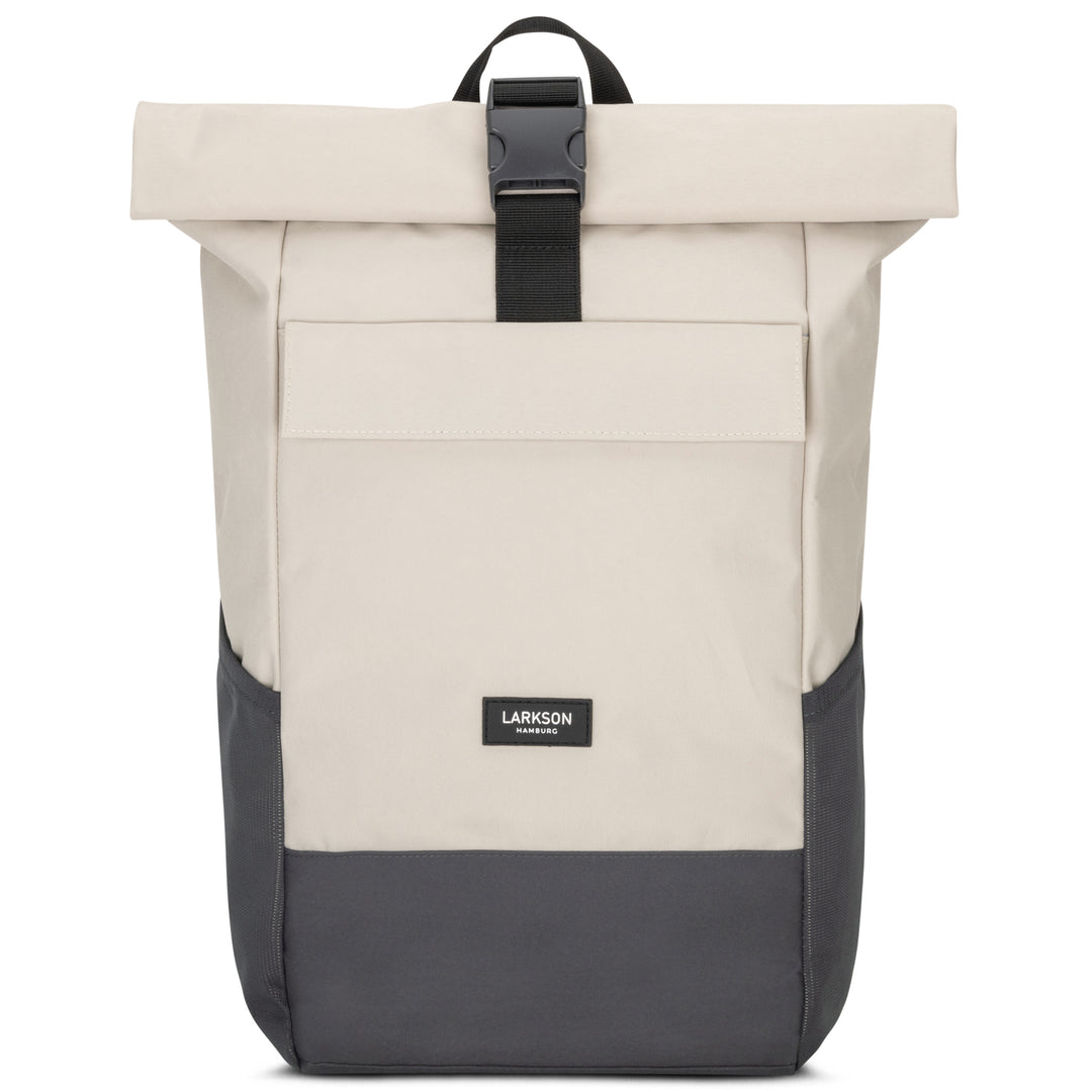 Rolltop Rucksack No 4 von LARKSON in beige und grau mit Fronttasche und schwarzem Verschluss