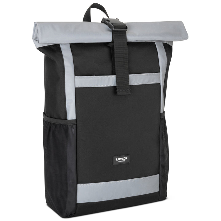 Schwarzer Rolltop Rucksack No 2 von LARKSON mit reflektierenden grauen Details und schwarzen Mesh-Seitentaschen