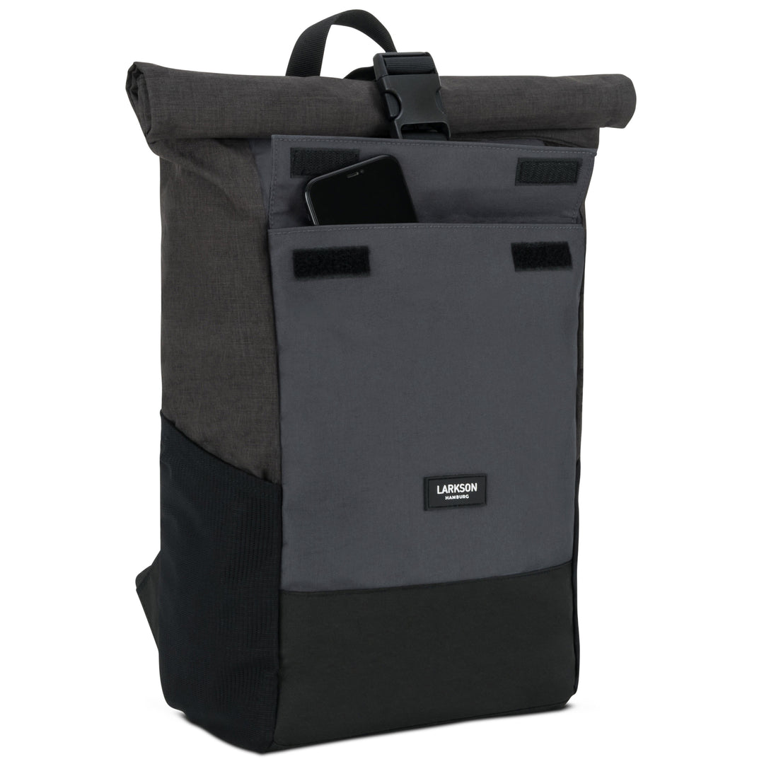 LARKSON Rolltop Rucksack No 4 in Grau und Schwarz mit aufgerolltem Verschluss und Fronttasche mit Smartphone