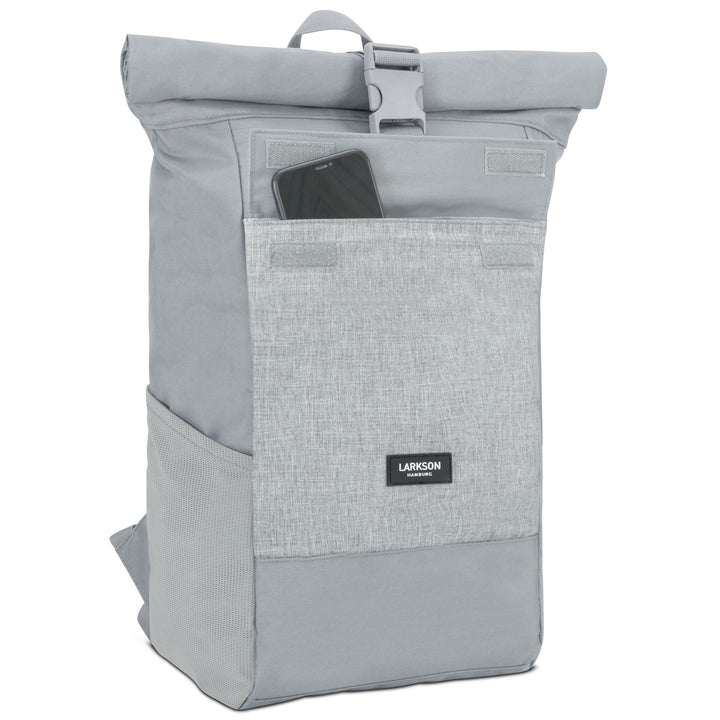 Hellgrauer Rolltop Rucksack No 4 von LARKSON mit Fronttasche und Smartphone