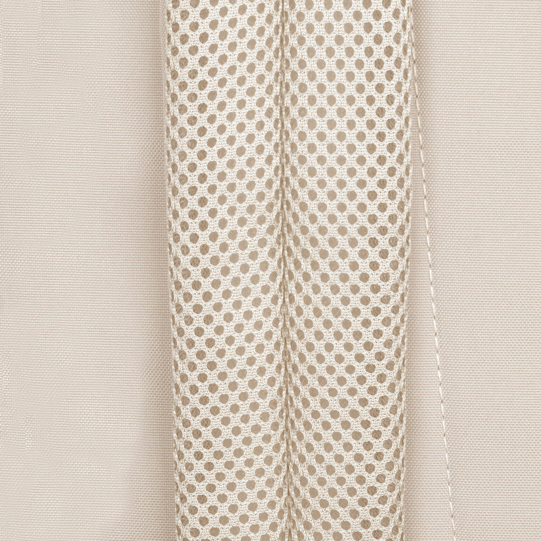 Nahaufnahme des gepolsterten Rückenteils und Trägerbezugs des Rucksack No 6 in beige-grau