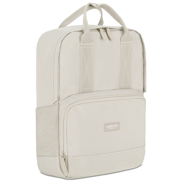 Beiger LARKSON Rucksack No 6 mit rechteckiger Form und Fronttasche mit Reißverschluss