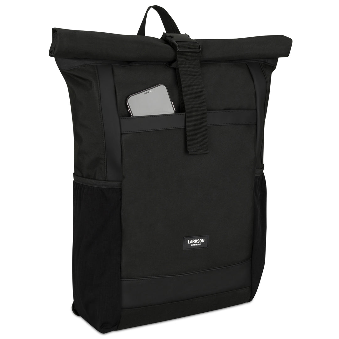 Schwarzer Rolltop Rucksack No 2 von LARKSON mit vorderer Tasche und Handyschlitz