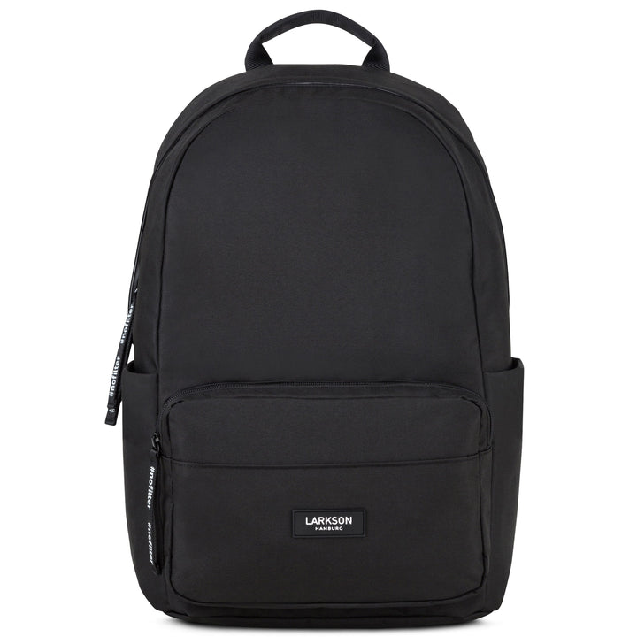 Schwarzer LARKSON Rucksack No 3 mit Fronttasche und seitlichen Fächern