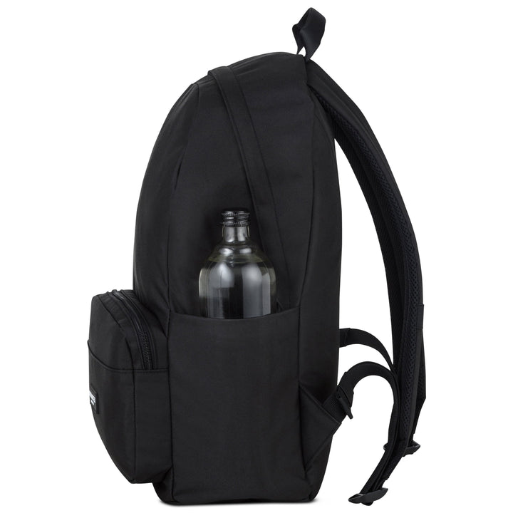 Schwarzer LARKSON Rucksack No 3 mit seitlicher Tasche und Wasserflasche