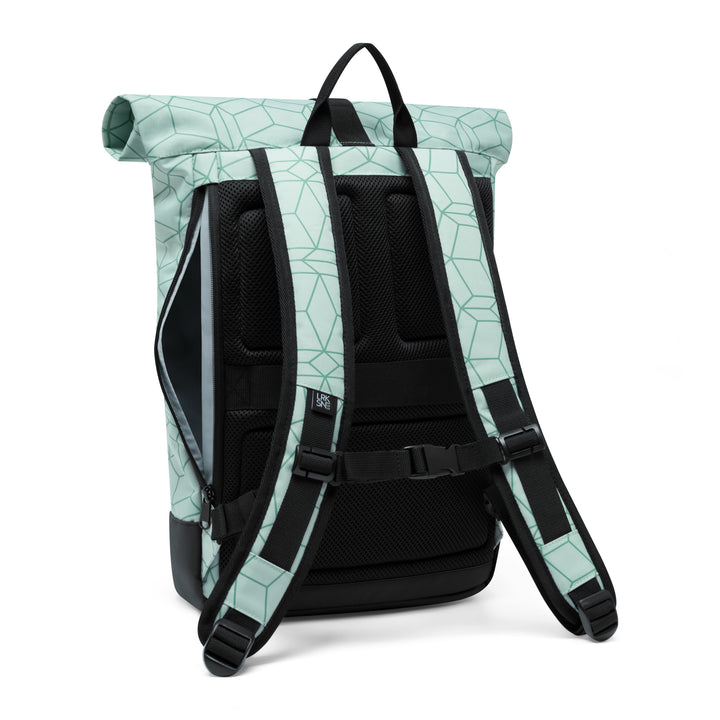 Rolltop Rucksack Janne Small von LARKSON in Mint mit geometrischem Muster, gepolsterte Rückseite und verstellbare Schultergurte