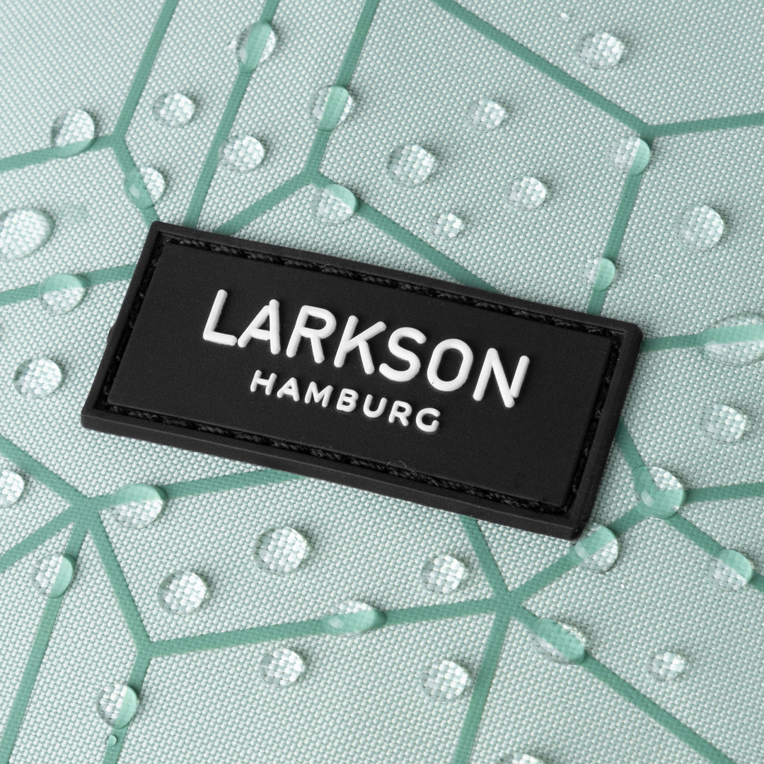 Wasserabweisendes, mintgrünes Rolltop Rucksackmaterial mit geometrischem Muster und LARKSON HAMBURG Logo